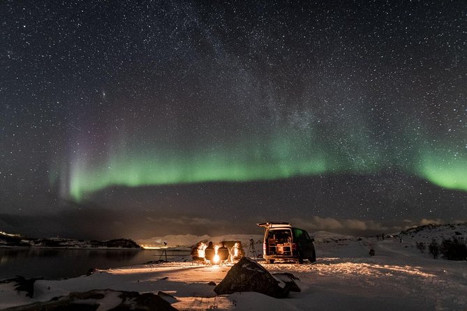 Minibus Northern Lights Chase with Photography from Tromsø - Remote stops, fjords, and Finnish skies