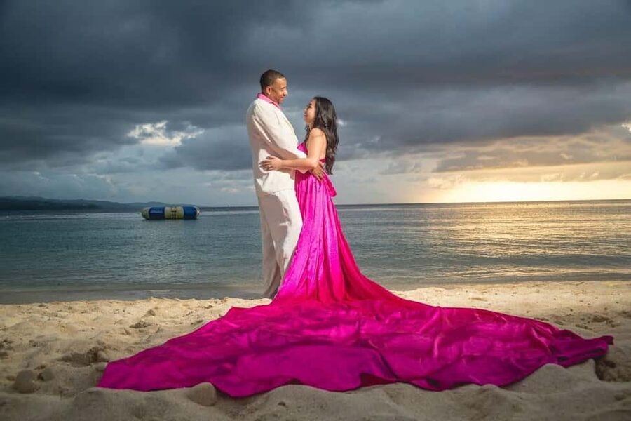 Montego Bay: Flying Dress Photoshoot in Montego Bay Jamaica - Solo portraits, couples, families, and groups