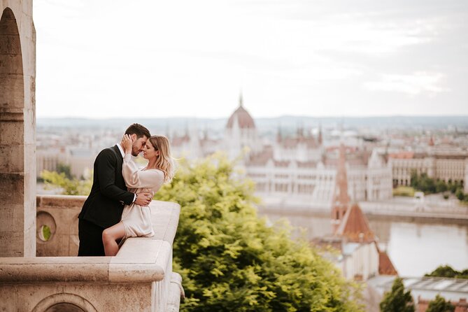 Morning Photoshoot in Beautiful Budapest - A private session for couples, families, and groups