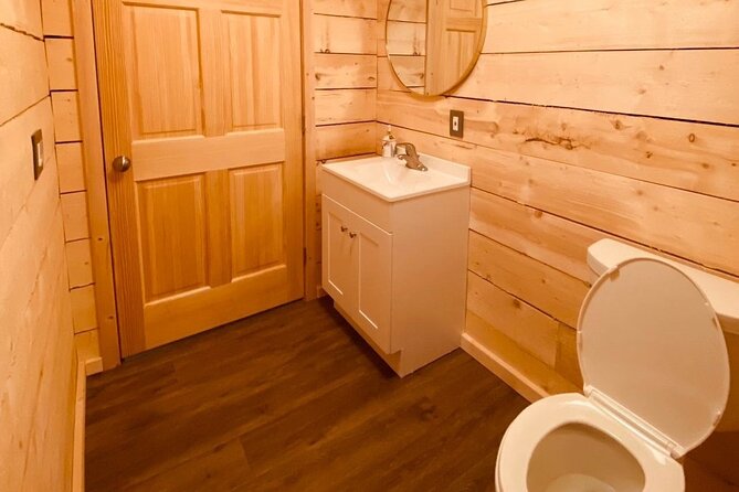 Mountaintop 360° Best Alaskan Cabin with Photography @Aurora Camp - The value of the 360-degree viewing area