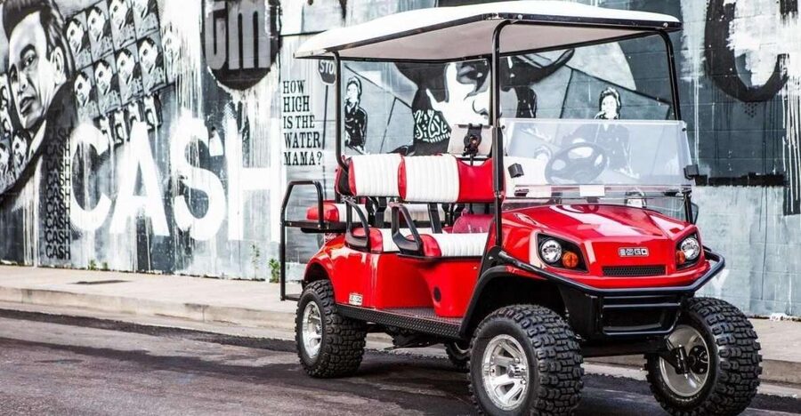 Nashville: Street Art & Instagram Golf Cart Tour - The photo experience: useful help, not just a backdrop