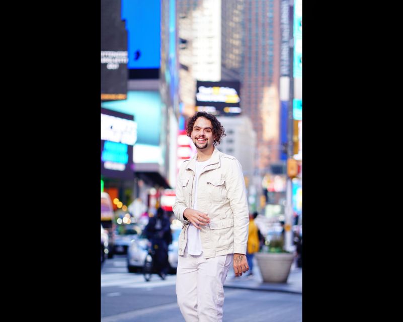 New York City: Solo or Couples Photoshoot in Times Square! - What the photographer’s help is worth
