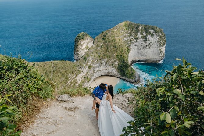 ️ Nusa Penida Instagram Tour: The Most Famous Spots (Private All-Inclusive) - Atuh Beach and its offshore rock formations