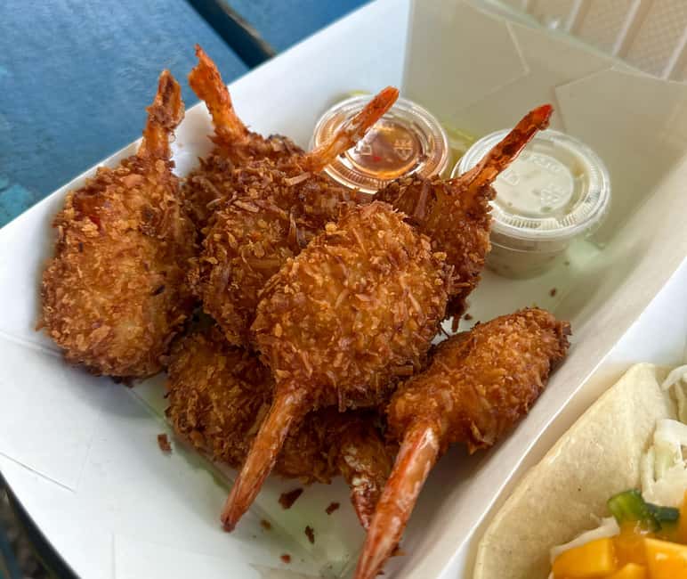 Oahu: Full-Day Guided Hawaiian Food and Photo Tour - Oahu Grill and a broad Hawaiian tasting