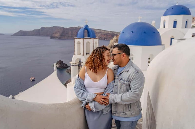 Oia: Couple Photoshoot Seprate Entrance to Blue Dome - Why a Private Santorini Photoshoot Makes Sense
