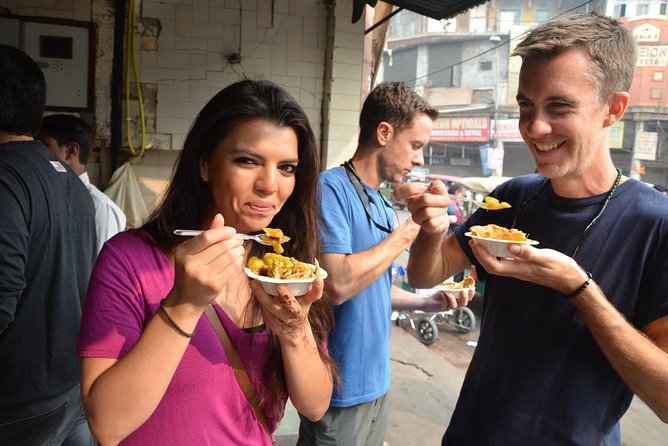 Old Delhi Photography & Food Tour with Rickshaw Ride to Masterji Kee Haveli - Chandni Chowk by rickshaw and on foot
