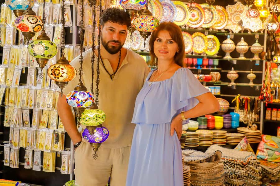 Old Dubai Guided Tour With Photographer: Souks & Street Food - Starting with coffee and Emirati welcome at Al Khayma