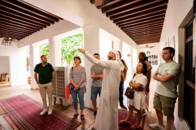 Old Dubai Guided Tour With Photographer: Souks & Street Food