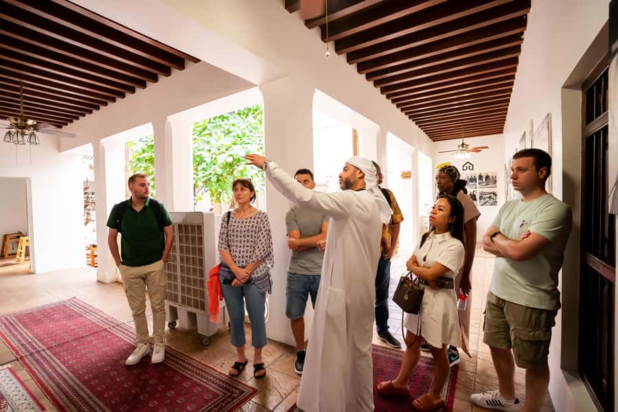 Old Dubai Guided Tour With Photographer: Souks & Street Food - Walking Al Fahidi and Al Seef