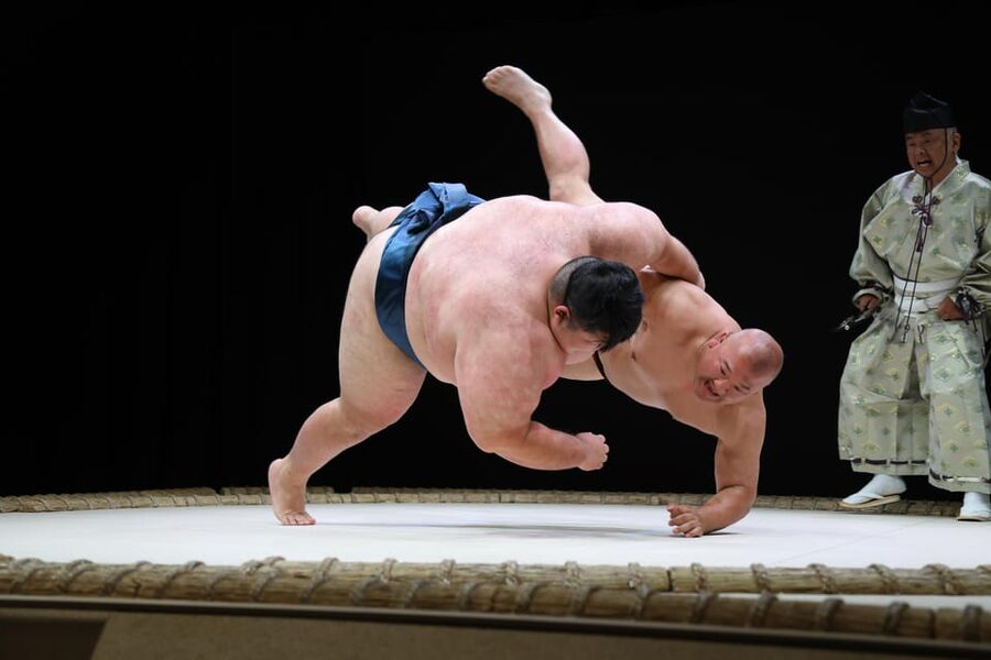 Osaka: Sumo Stage Show with Bento or Snack + Fight & Photo - Learning Sumo Before the Bouts Begin