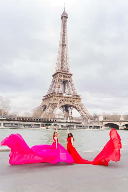 Paris: Eiffel Tower Flying-Dress Photoshoot jonadress - Key points to know before you book