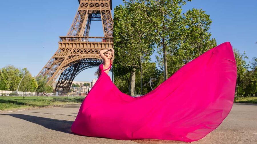Paris: Eiffel Tower Flying-Dress Photoshoot jonadress - What this Paris photo session is really like