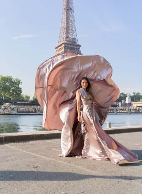 Paris: Eiffel Tower Flying-Dress Photoshoot jonadress - Choosing the handmade dress