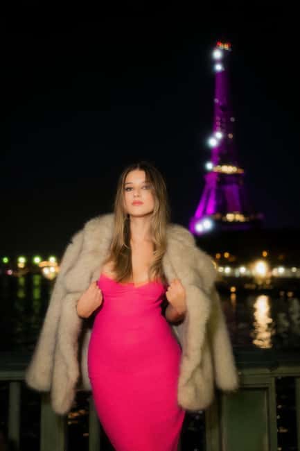 Paris: Eiffel Tower Night Photoshoot with 20 High End Edits - Advice for outfits, hair, and special requests