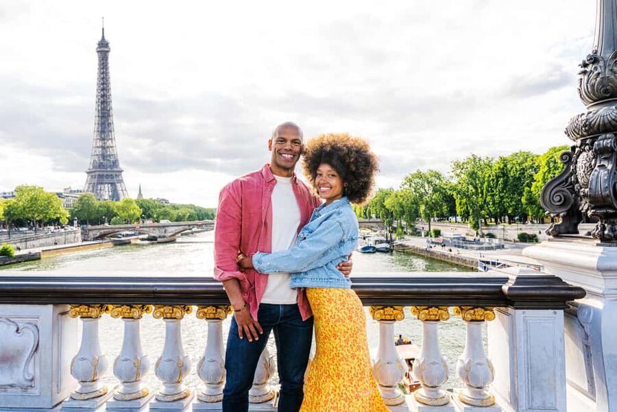 Paris: Eiffel Tower Photoshoot - Key points to know before you book