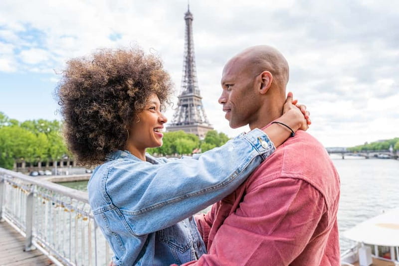 Paris: Eiffel Tower Photoshoot - What happens during the first few photographs