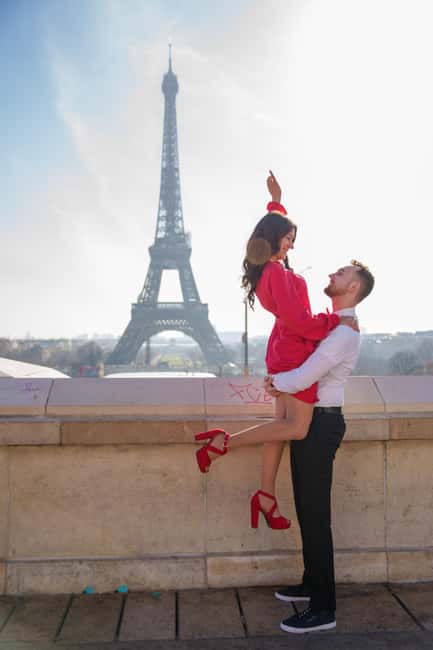 Paris: Eiffel Tower Photoshoot with a Professional - Key points to know before booking