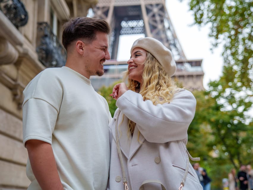 Paris: Eiffel Tower Photoshoot with a Professional - The photographer’s role, from awkward to relaxed
