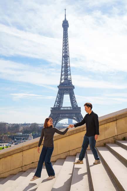 Paris: Eiffel Tower Photoshoot with a Professional - Is $29 good value?