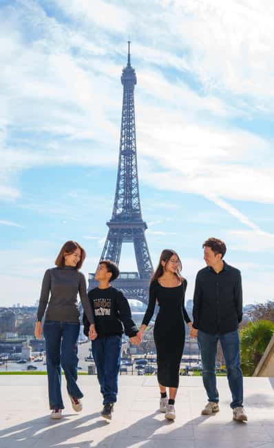 Paris: Eiffel Tower Photoshoot with a Professional - Timing, weather, and meeting details