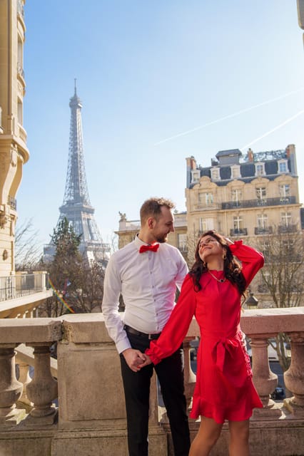 Paris: Eiffel Tower Photoshoot with a Professional - Who should book this experience?