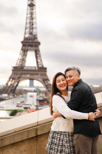 Paris: Eiffel Tower Premium Photoshoot - Weather, crowds, and the practical limits