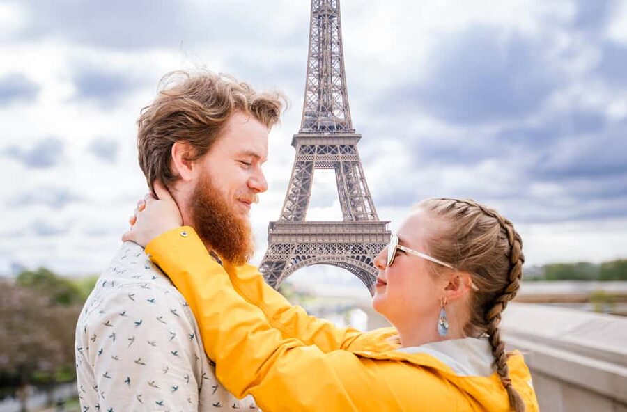 Paris: Eiffel Tower Premium Photoshoot - Price, group size, and overall value