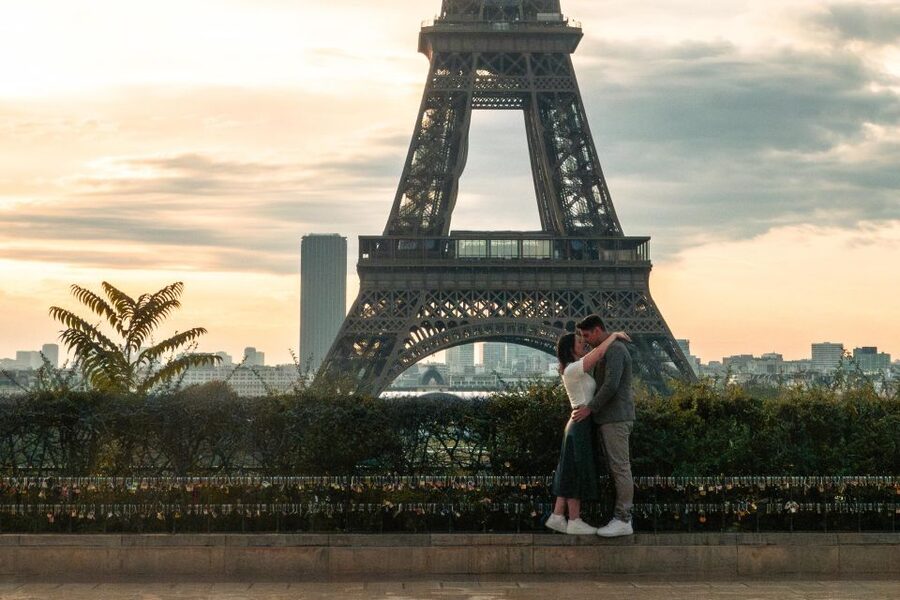 Paris: Eiffel Tower Private Professional Photoshoot - What you receive within 24 hours