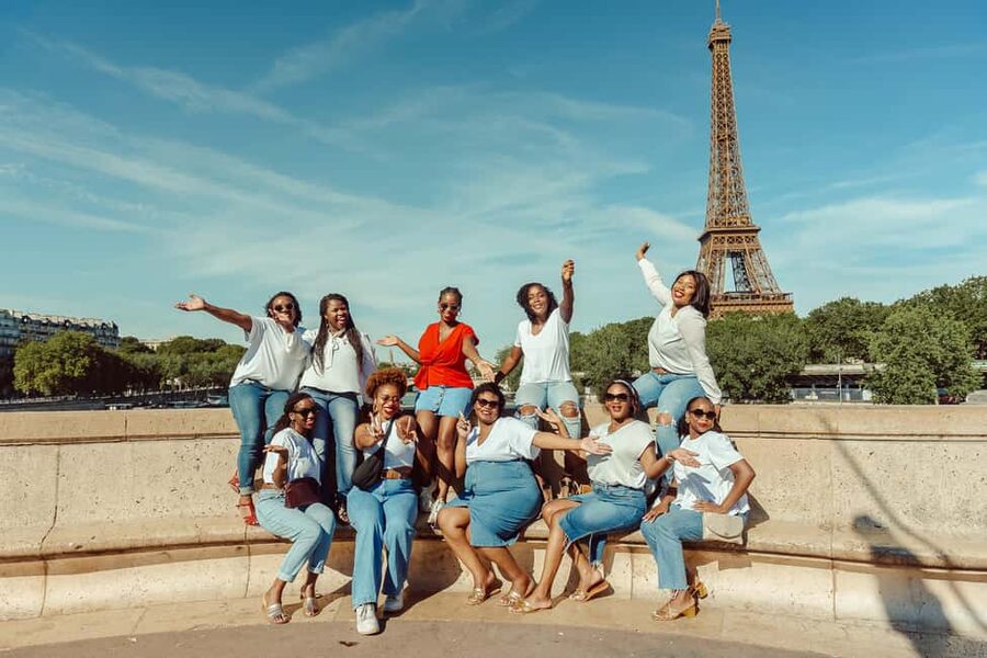 Paris: Eiffel Tower Street Photoshoot - Why this quick Paris photo session works