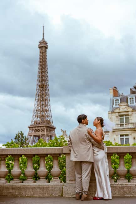 Paris: Eiffel Tower Street Photoshoot - Eiffel Tower viewpoints and the 30-minute photo stop