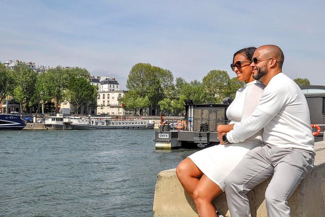 Paris Engagement Proposal Private Walking Tour with Professional Photographer - How the photographers handle nerves and surprises
