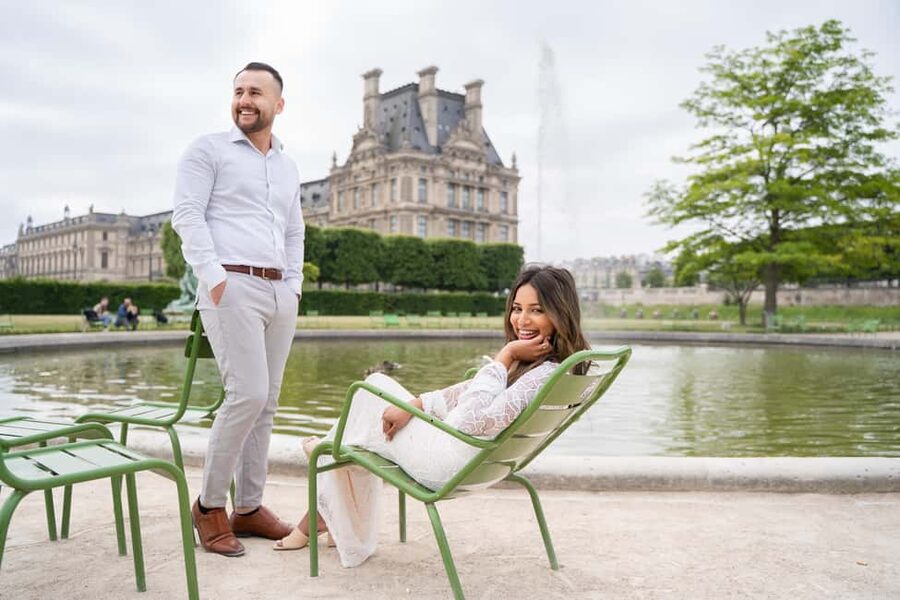 Paris: Louvre photoshoot or Seine bridges Eiffel Tower walk - Pont Alexandre and the Seine views