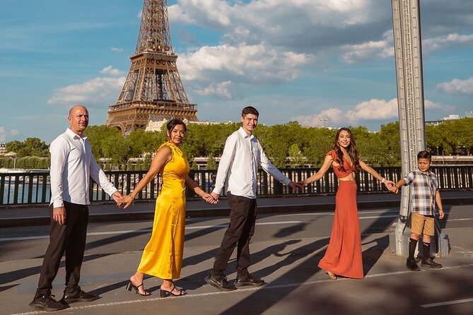 Paris One-Hour Private Photo Shoot - Eiffel Tower photos from Trocadéro to the Seine