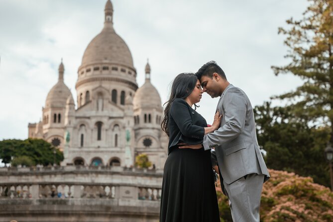 Paris One-Hour Private Photo Shoot - Montmartre for a more artistic setting