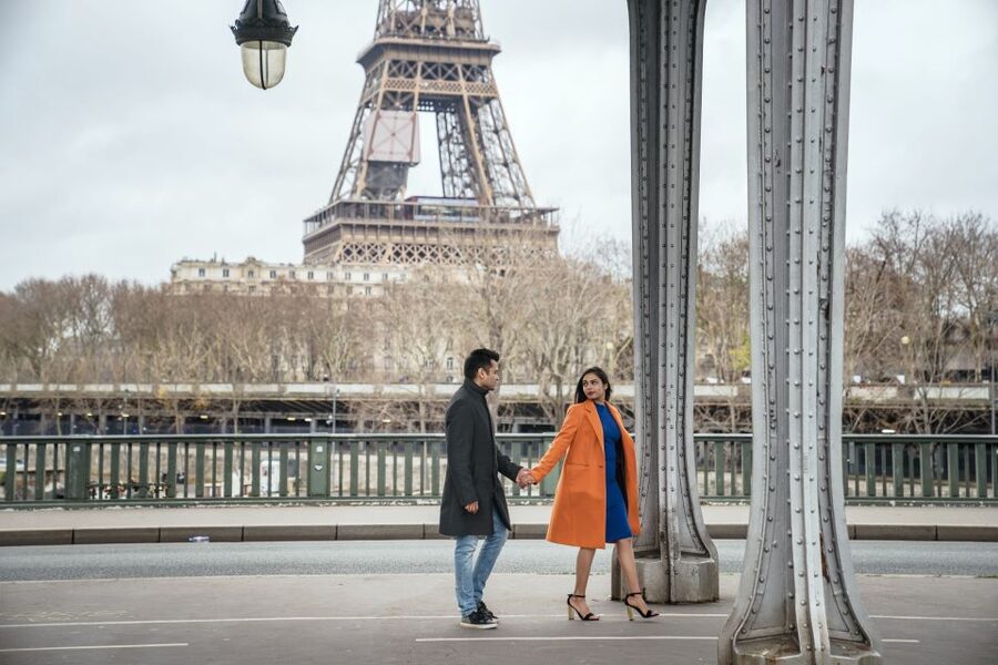 Paris: Photo Shoot with a Private Travel Photographer - How the photographer shapes the session