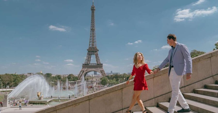 Paris: Photo Shoot with a Private Travel Photographer - Meeting near Bir-Hakeim bridge