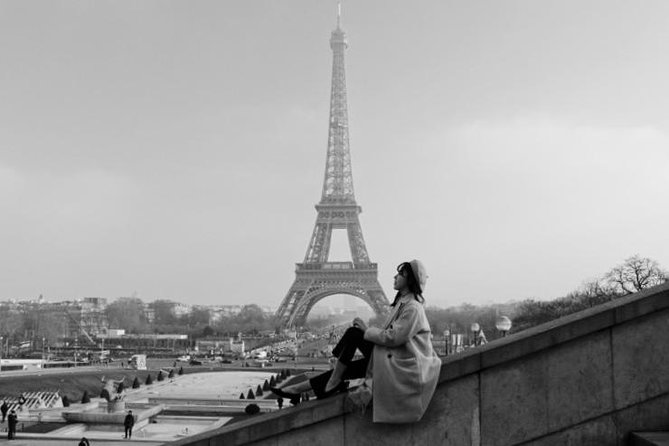 Paris Photo Shoot with Professional Photographer - Montmartre and Notre-Dame: strong choices for a longer session