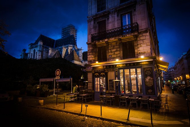 Paris Photography Masterclass - Private Photography Lesson - The Louvre: courtyards, pyramid, and clean geometry