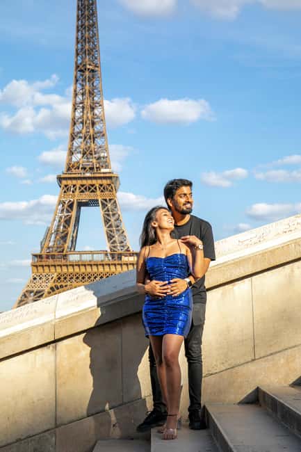 Paris: Photoshoot Around Eiffel Tower with 55 Edited Photos - The value of 55 edited photos