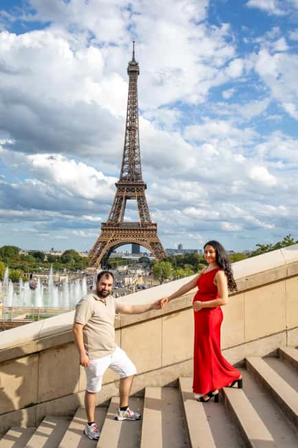 Paris: Photoshoot Around Eiffel Tower with 55 Edited Photos - Why the $100 group price can be strong value