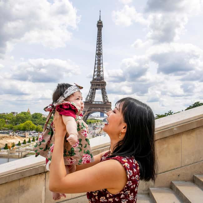 Paris: Photoshoot Around Eiffel Tower with 55 Edited Photos - Who will enjoy this most