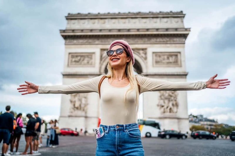 Paris: Photoshoot at The Big Three - The metro connection to the Eiffel Tower