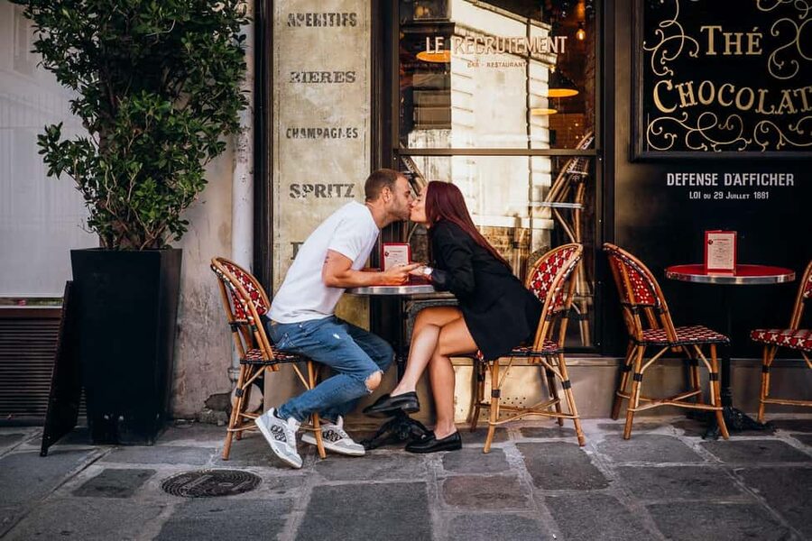 Paris: Private Eiffel Tower Photoshoot for Couples & Family - Why the early morning slot is worth considering
