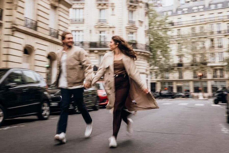 Paris: Private Eiffel Tower Photoshoot for Couples & Family - Twenty finished photos, with extras at an added cost