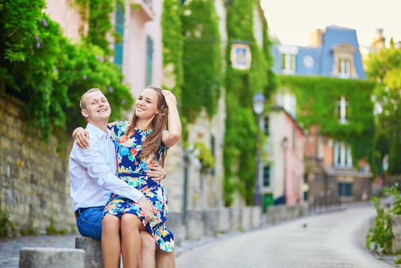 Paris: Private Montmartre Photoshoot with Parisian Charm - What the 60-minute session adds