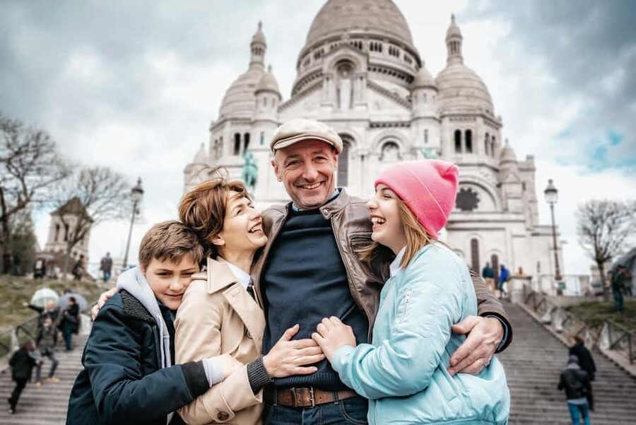 Paris: Private Montmartre Photoshoot with Parisian Charm - Who should book this Montmartre experience?