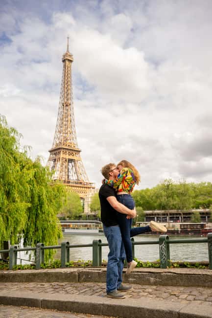 Paris: Private Photoshoot at the Eiffel Tower - Who should book this experience