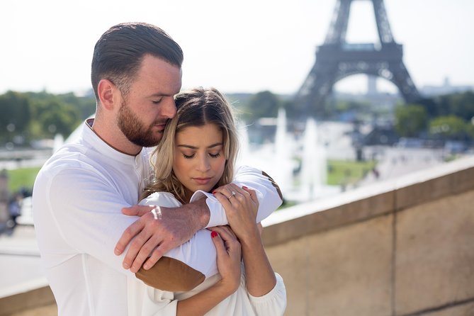 Paris Private Photoshoot Experience - Posing help for people who dislike photos