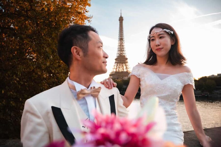 Paris: Private Photoshoot Near Eiffel Tower 55 Photos - What You Receive for $100
