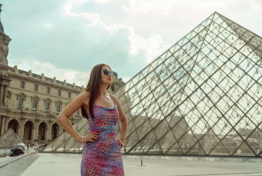 Paris: Private Photoshoot Outside the Louvre Museum - Key points to know before you book